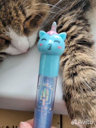 Блеск для губ в виде единорога