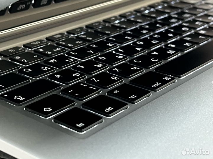 MacBook Air 13 2017 i5 / SSD 128/ 8 OZU