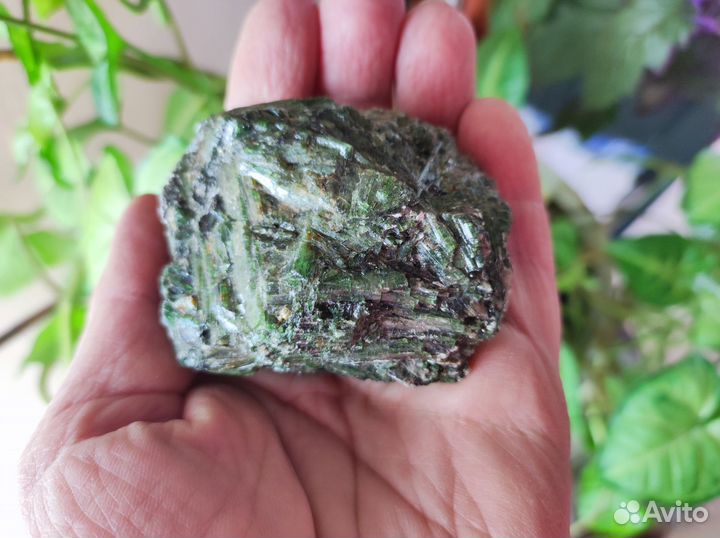Натуральные камни. актинолит