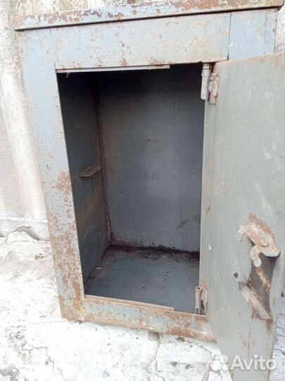 Сейф металлический. Сейф. Сейф СССР