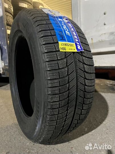 Michelin X-Ice 3 235/55 R17 99H
