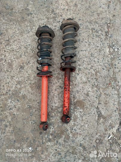 Стойки задние Mitsubishi Lancer GLX 1991г