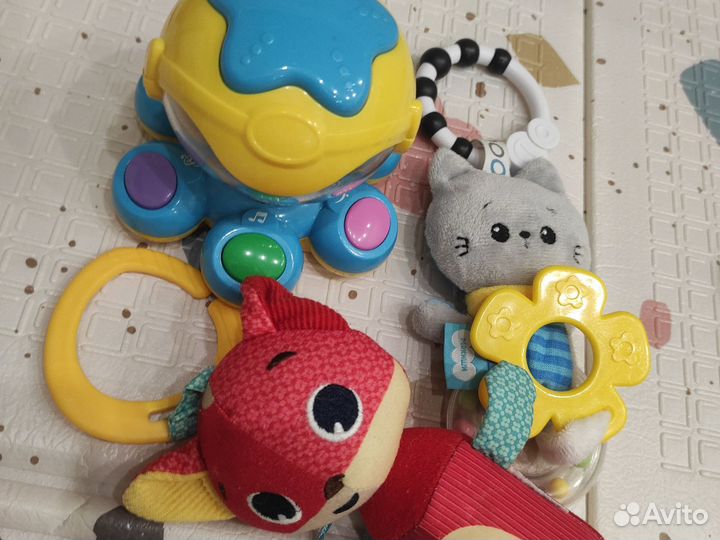 Игрушки для малыша развивающие подвесные
