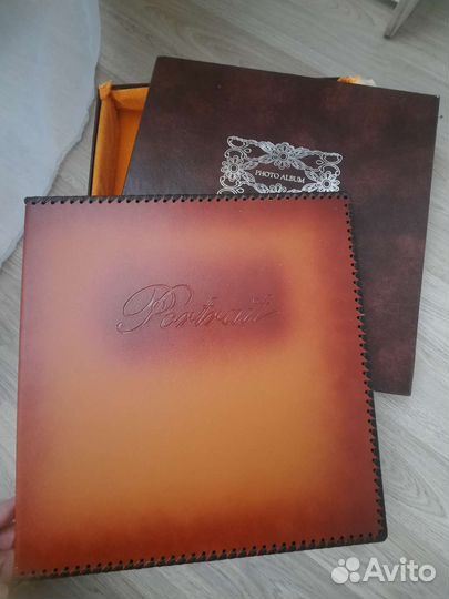 Кожаный фотоальбом