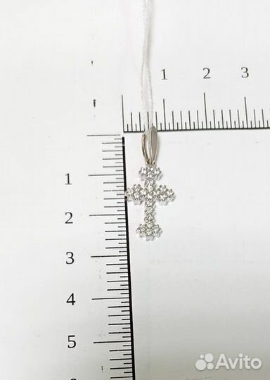 Золотая подвеска с камнем