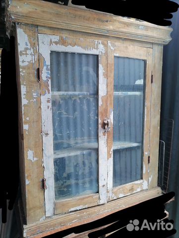 Антикварный кухонный шкаф