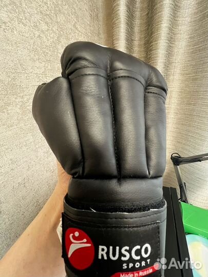 Боксерские перчатки