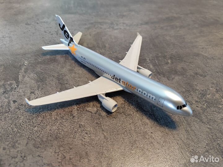Модель самолета Airbus A320 JetStar
