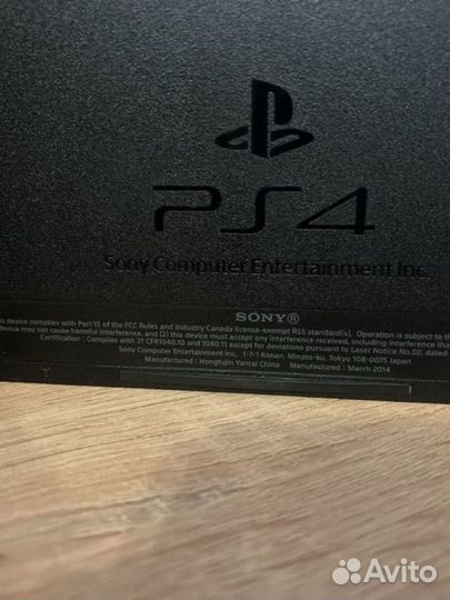 Продам PS4 (fat)