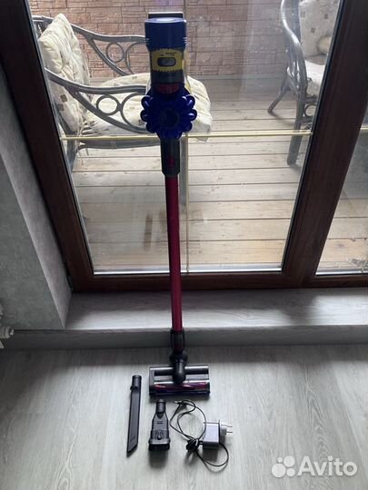 Пылесос Dyson V8 (SV11) Беспроводной бытовой