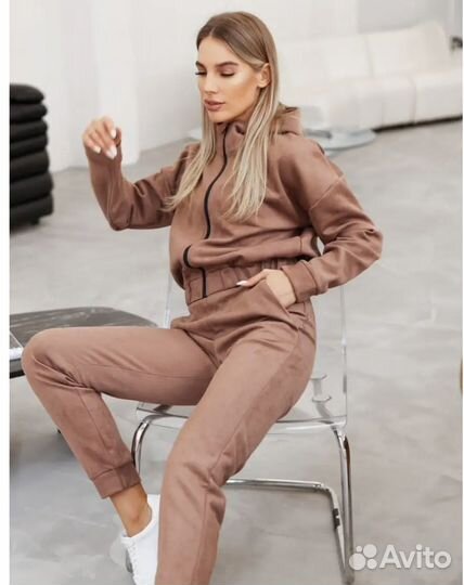 Спортивный костюм женский