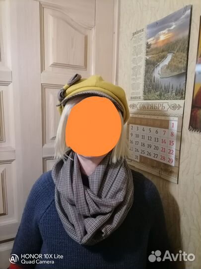 Женский берет с шарфом