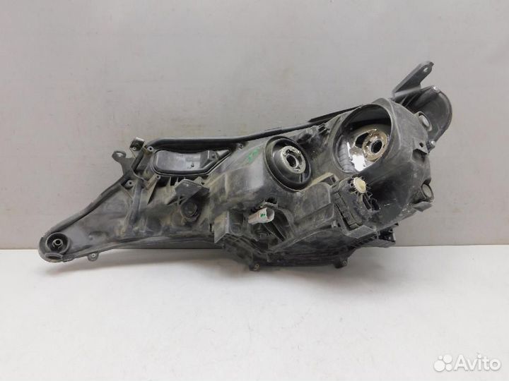 Фара правая Toyota RAV4