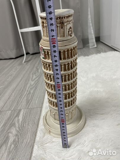 Статуэтка Пизанской башни привезли из Италии