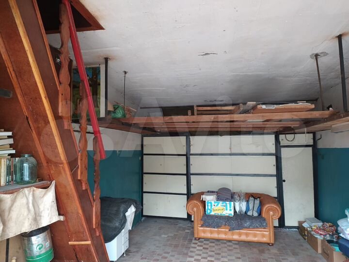 Гараж, > 30 м²