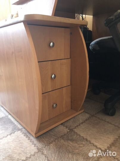 Компьютерный стол