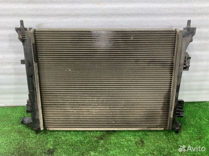 Радиатор охлаждения двигателя Hyundai Solaris