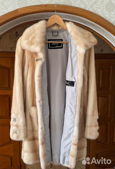 Шуба норковая цвета паломино