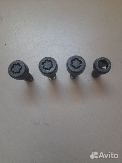 BMW F10 секретки