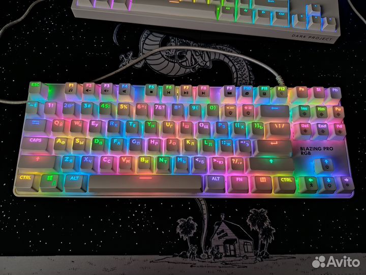 Игровая механическая клавиатура белая