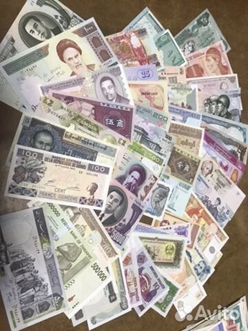 100 банкнот мира