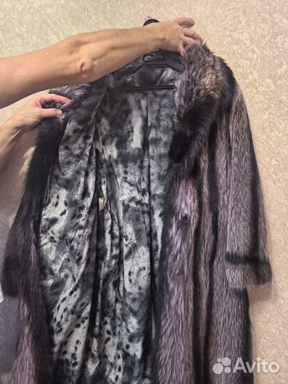 Женские шубы из енота