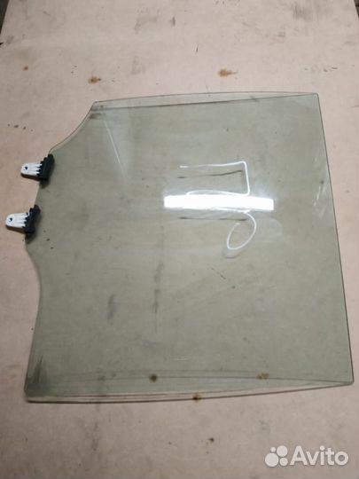 Стекло двери заднее правое Suzuki Grand Vitara