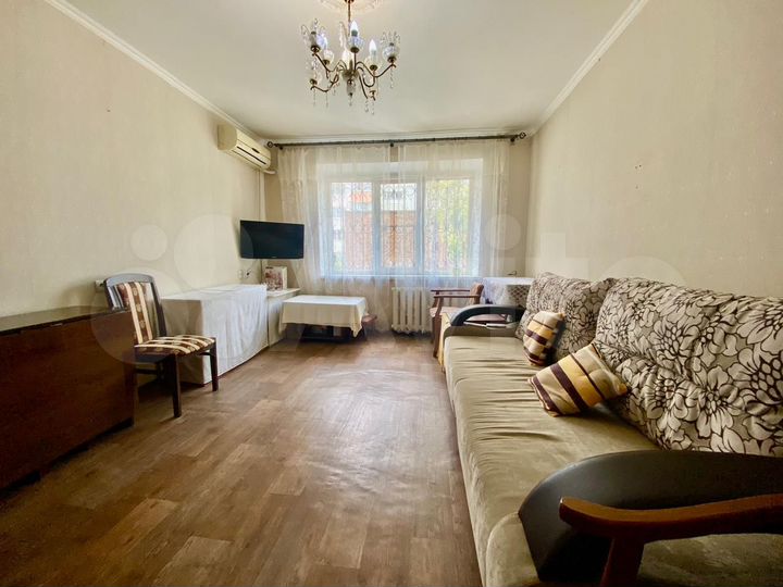 1-к. квартира, 37 м², 1/10 эт.