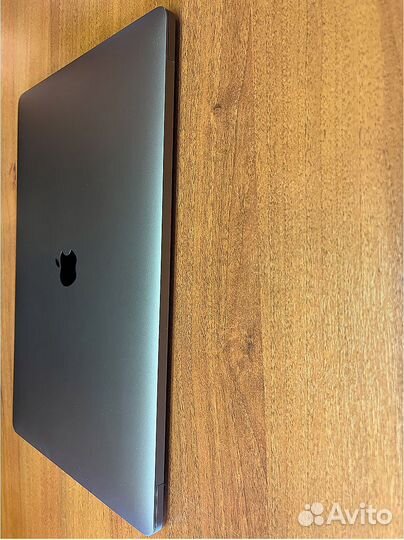 MacBook pro 15.4 / 2019 г. / i7 2.6 / Radeon Vega