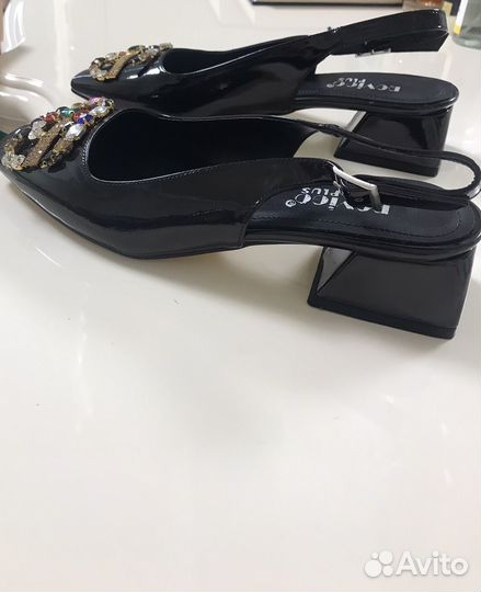 Босоножки женские