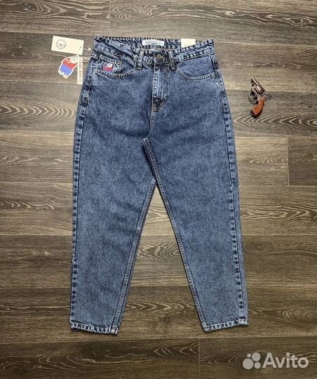 Стильные джинсы широкого кроя для смелых и модных