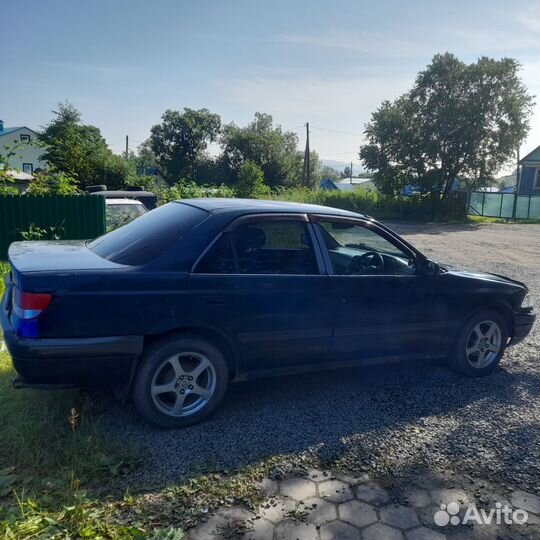 Toyota Carina 1.5 AT, 1998, 300 000 км