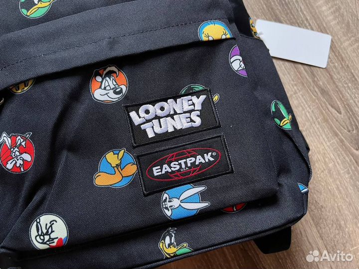 Рюкзак Eastpak черный Looney Tunes новинка