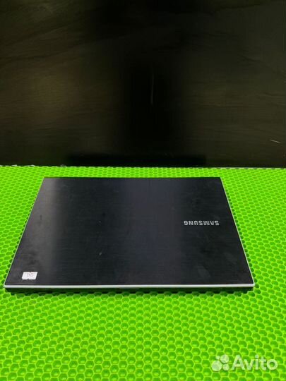 Ноутбук Samsung 305V5A (ssd, новая батарея, w11)