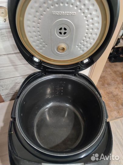 Мультиварка Redmond RMC-M90
