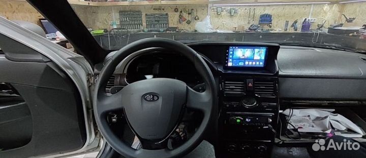 Рамка козырек Лада Приора 1