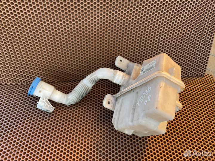 Бачок омывателя Skoda / Volkswagen 3Q0955448B