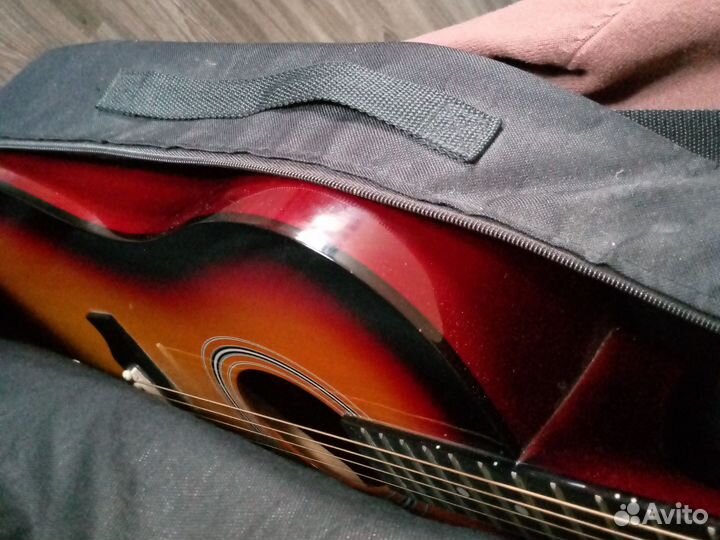 Акустическая гитара