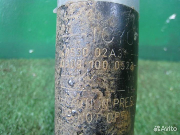 Стойка амортизатора задняя Toyota Auris E18 2015