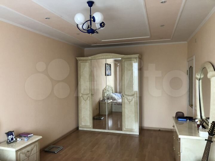 3-к. квартира, 108,2 м², 8/10 эт.