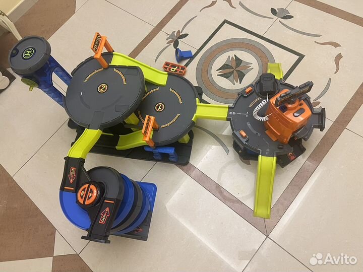 Пожарная станция, парковка ELC