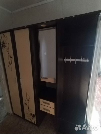 Шкаф в прихожую бу