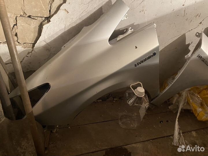 Крылья перед Toyota Prius 30