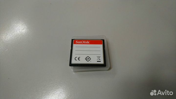 CompactFlash Kingston на 8Гб и SanDisk на 16Гб