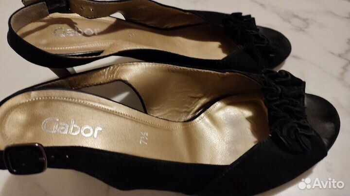 Замшевые босоножки 7 1/2