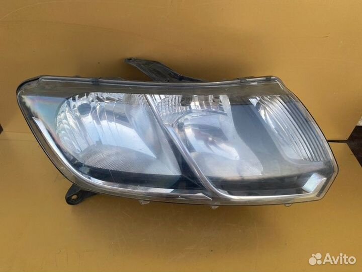 Фара галогеновая правая Renault Logan 2014-2018