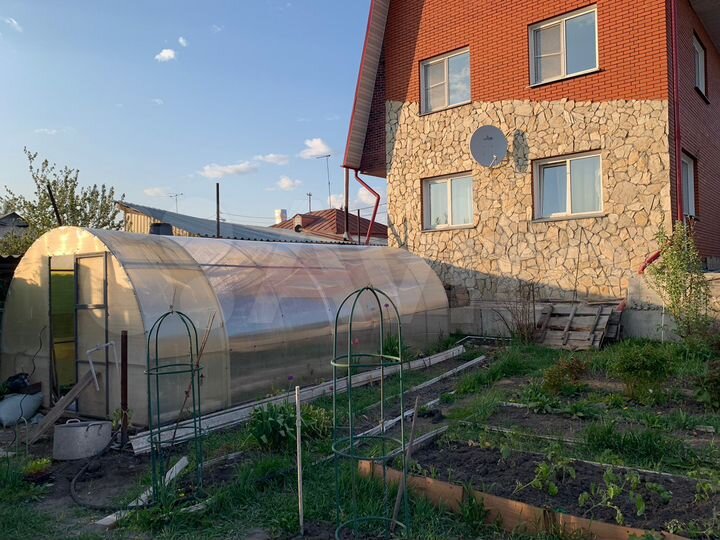 Коттедж 227,4 м² на участке 6,5 сот.