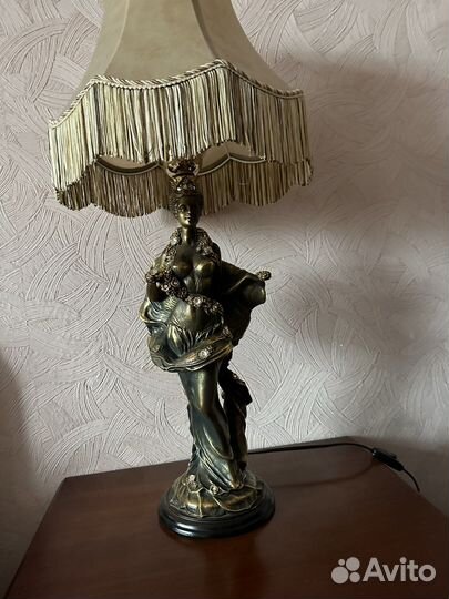 Светильник настольный из мрамора