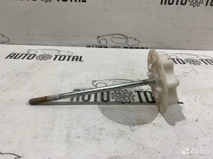 Кронштейн запасного колеса Toyota Corolla 150 1ZR