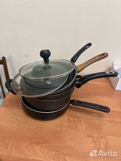 Сковороды, кастрюля, крышки
